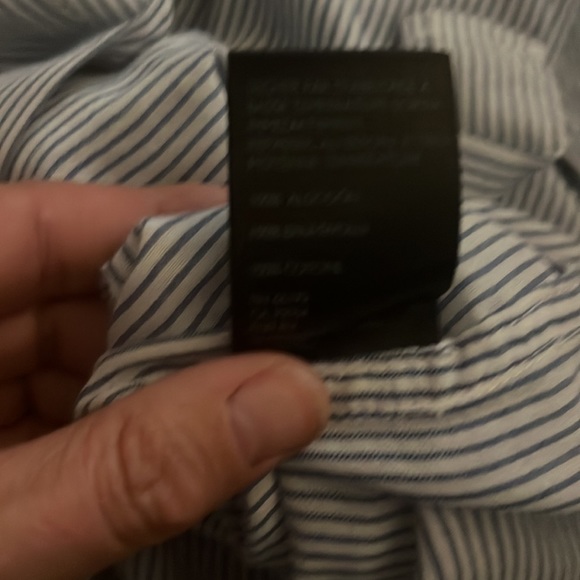 Button down - Picture 3 of 4